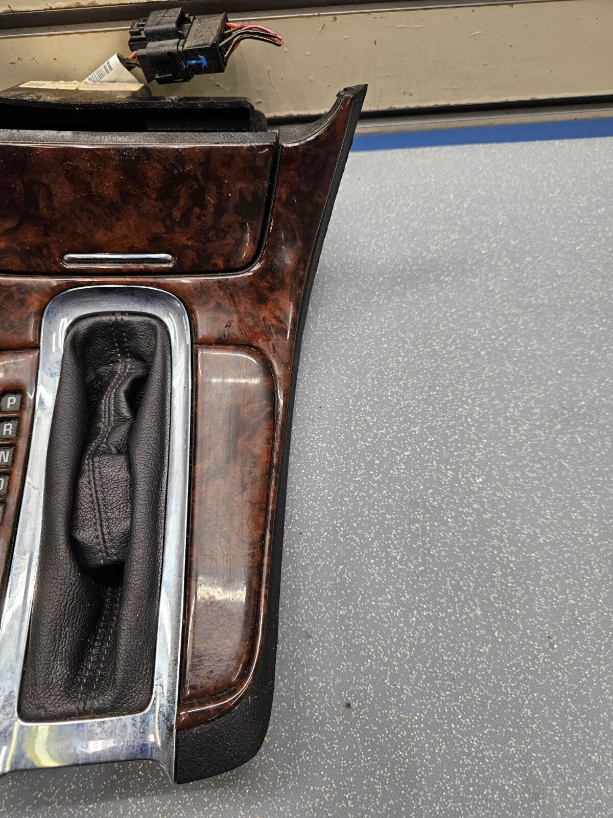 🔥08-12 MALIBU AUTOMATIC TRANSMISSION FLOOR GEAR LEVER SHIFTER TRIM BEZEL WOOD