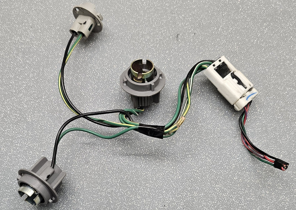 🔥2004-2006 Nissan Sentra Tail Light Break Light wire Wiring Harness Bulb Socket