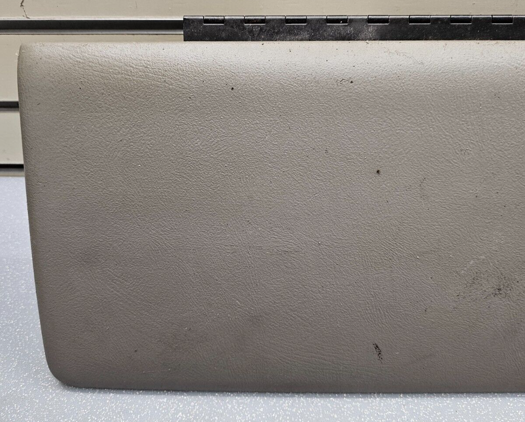 99-06 SILVERADO SIERRA Dash GLOVE BOX Storage Compartment Door Assembly Tan G3