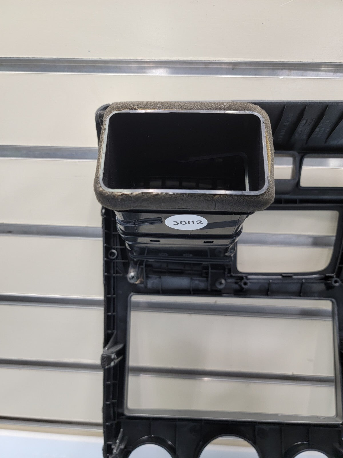 🔥2005-2009 KIA SPORTAGE CENTER DASH RADIO BEZEL TRIM CLIMATE CONTROL OEM SILVER