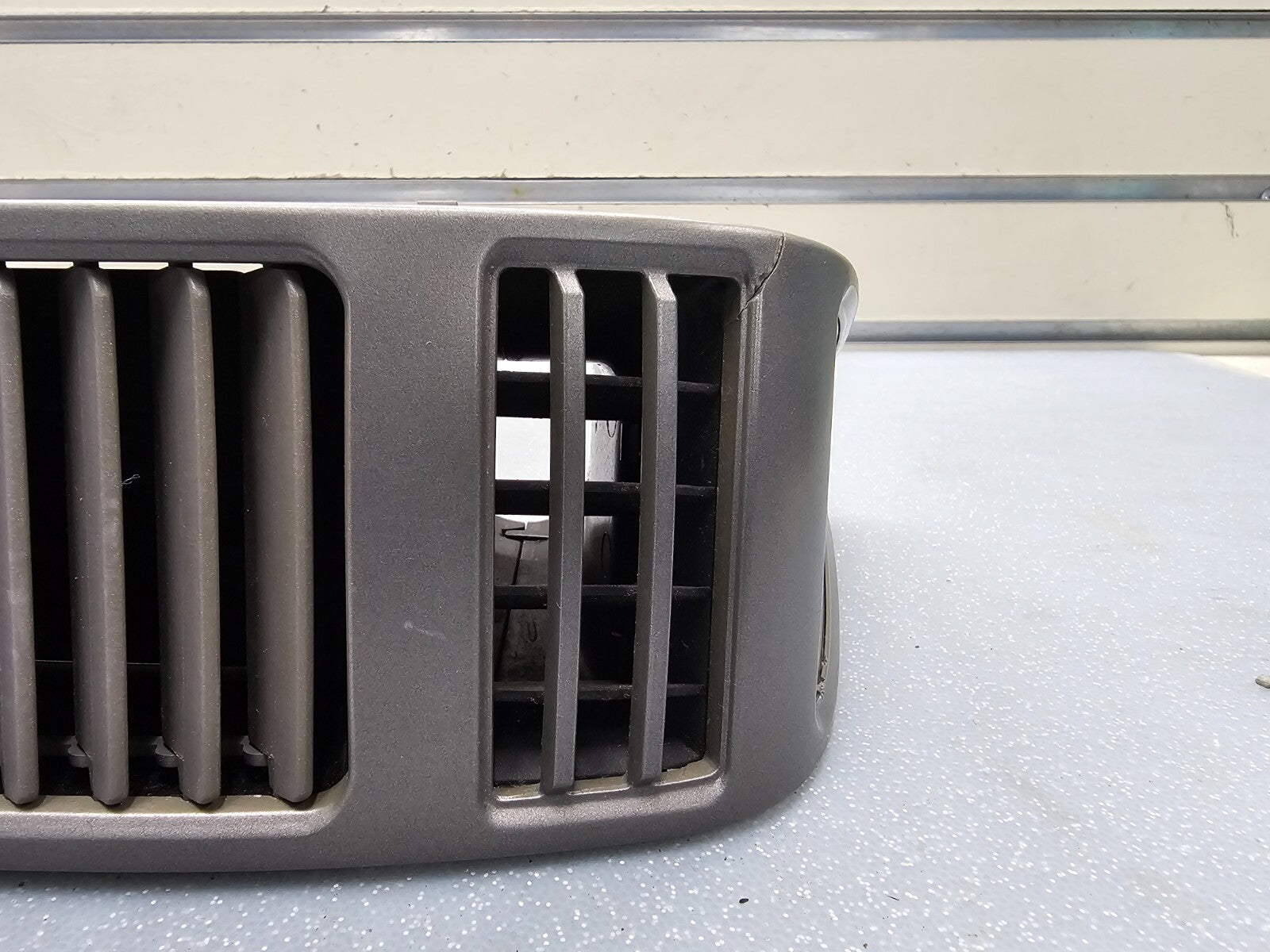 05-15 TITAN ARMADA QX56 DASH LEFT DRIVER AIR VENT HEATER FILTER CONDITIONER GRAY