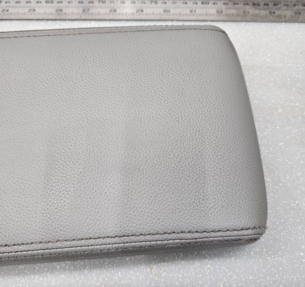 🔥04-09 Dodge DURANGO Center Console ARMREST LID Compartment Top LIGHT GRAY L5