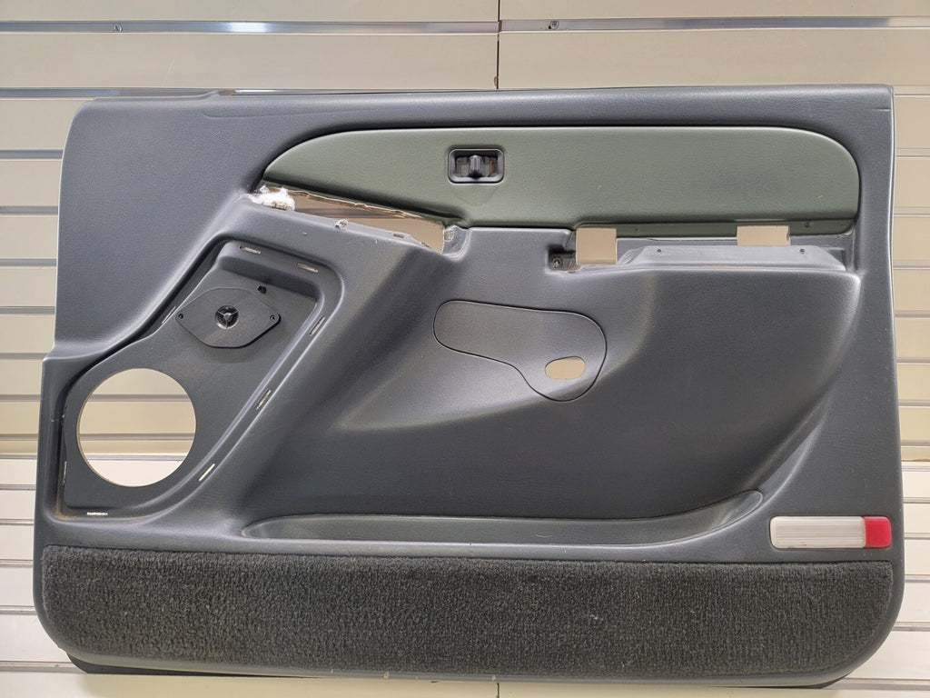 🔥1999-2002 Silverado SIERRA Door Panel Front RIGHT Passenger No Arm Graphite D4