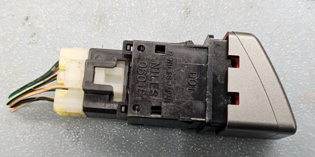 🔥05-07 Impreza WRX STI Hazard Control Emergency Flasher Switch Button Silver