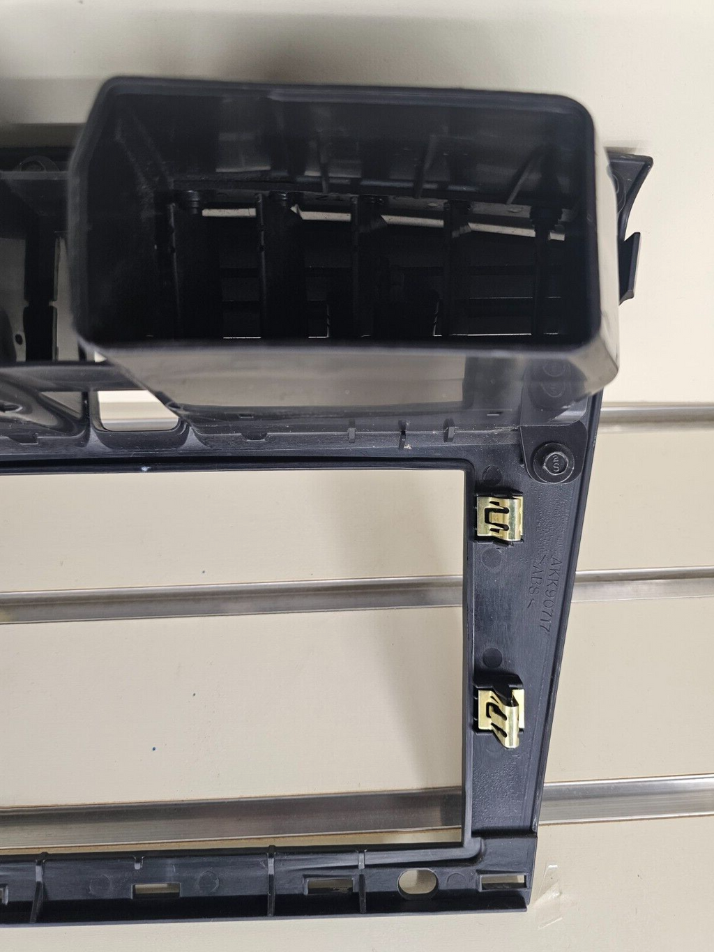 🔥07-09 Suzuki XL-7 Center Dash AM FM Radio Stereo Trim Bezel Panel Black OEM