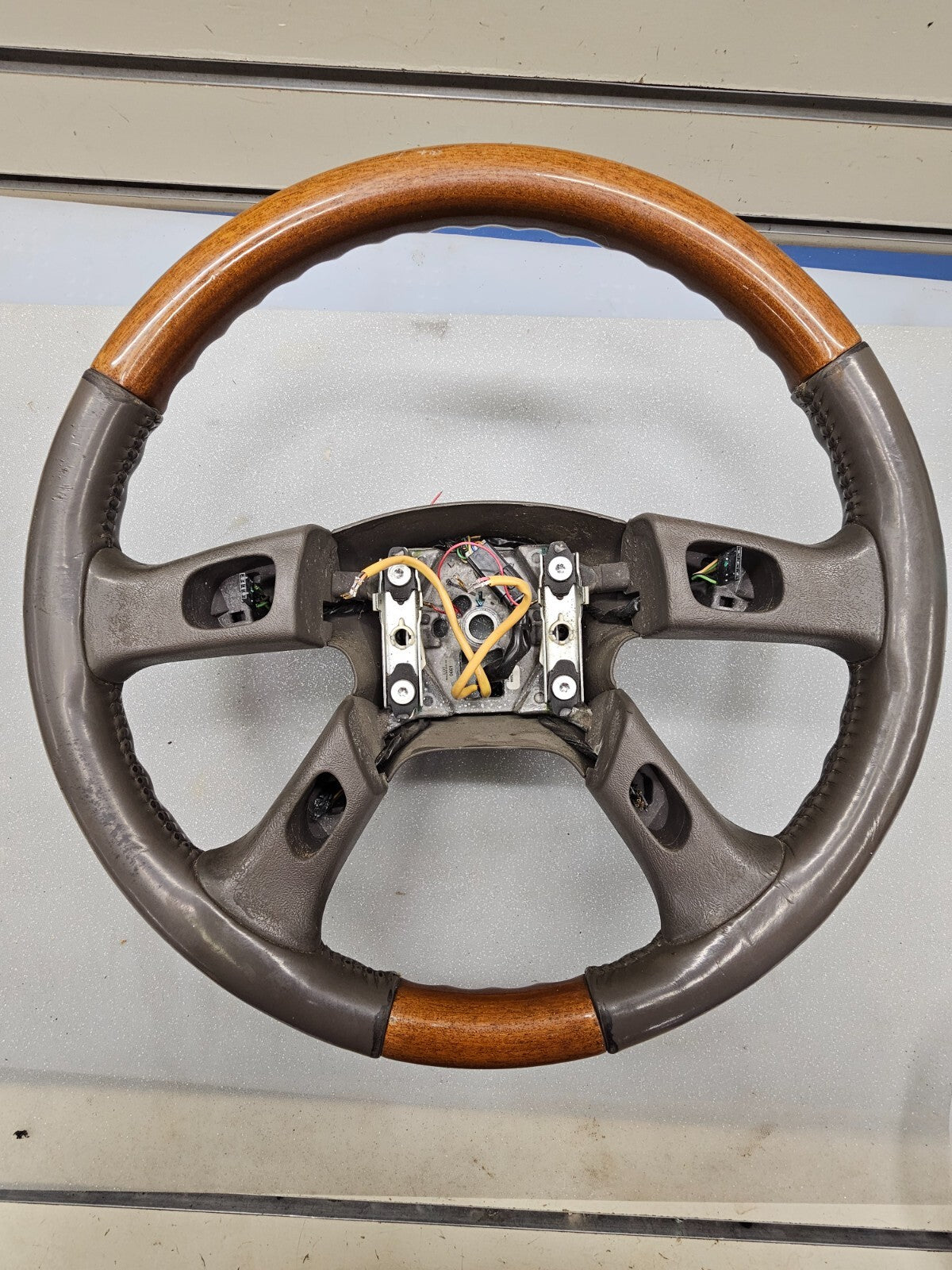 03-06 Chevrolet Tahoe Suburban Yukon Escalade Steering Wheel Column GEAY OEM