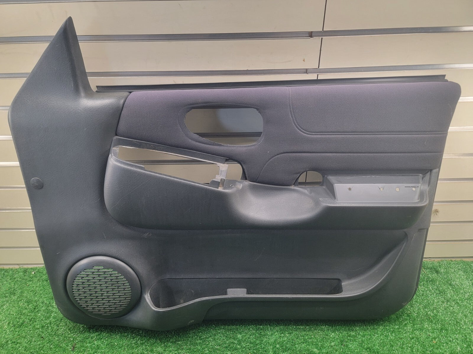🔥98-04 Chevy Blazer Jimmy GMC Sonoma Front Door Panel Passenger Black