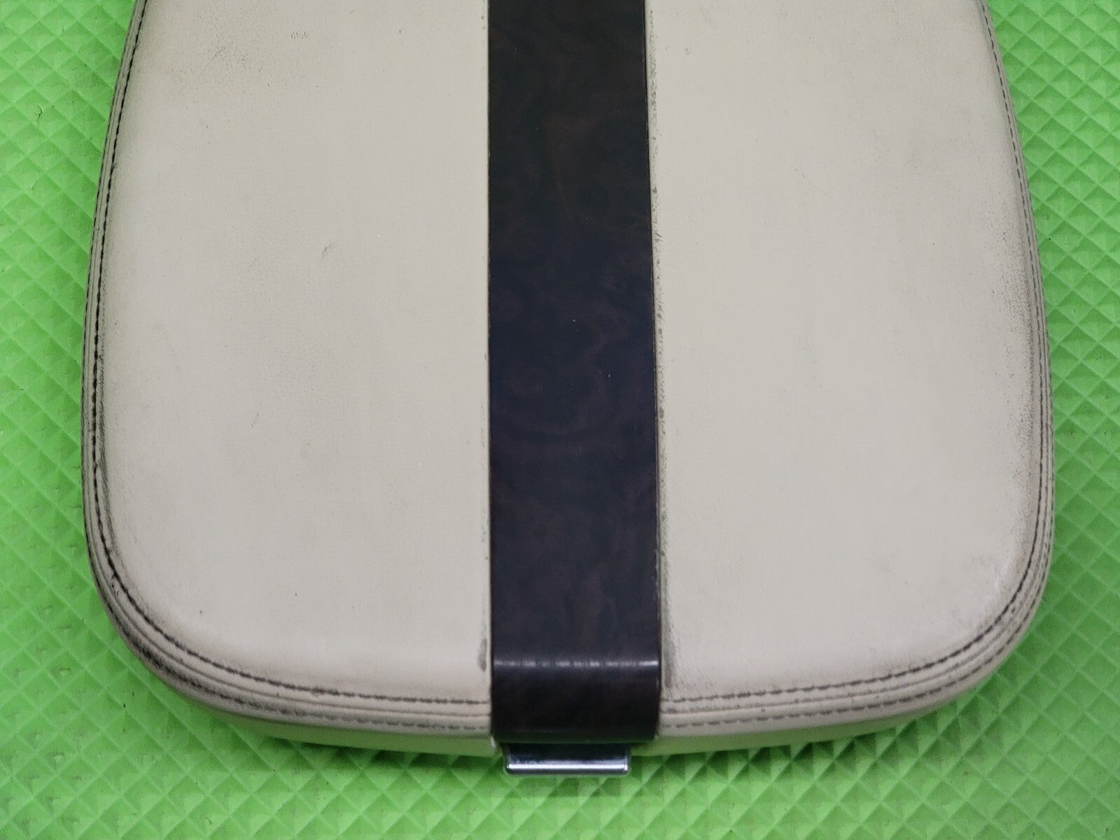 🔥07-13 Chevy Tahoe, Suburban, Yukon Leather Console Lid Armrest Cover TAN JS5