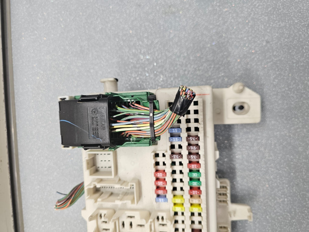 🔥 2004 - 2009 MAZDA 3 BCM FUSE BOX JUNCTION INTERIOR BODY CONTROL MODULE