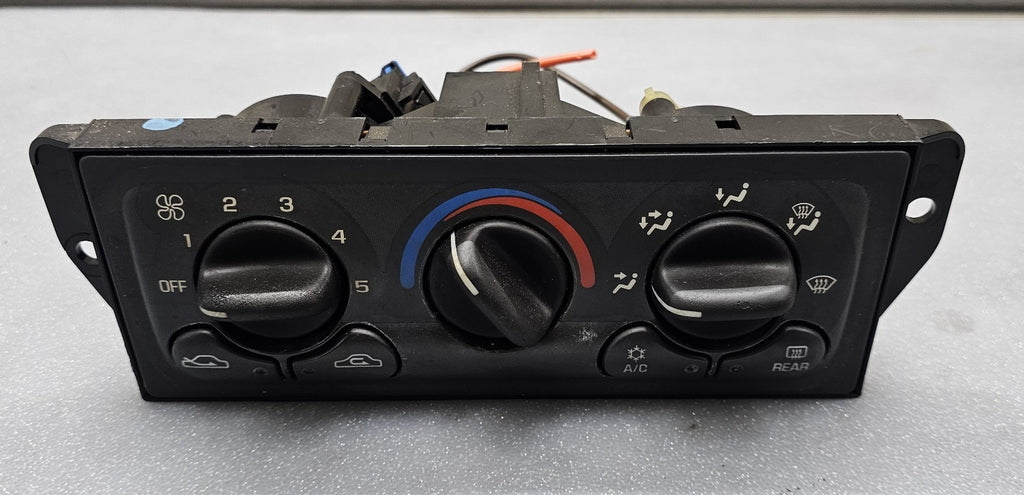 97-03Chevy Malibu heater AC defrost climate control Heater Temperature Assembly