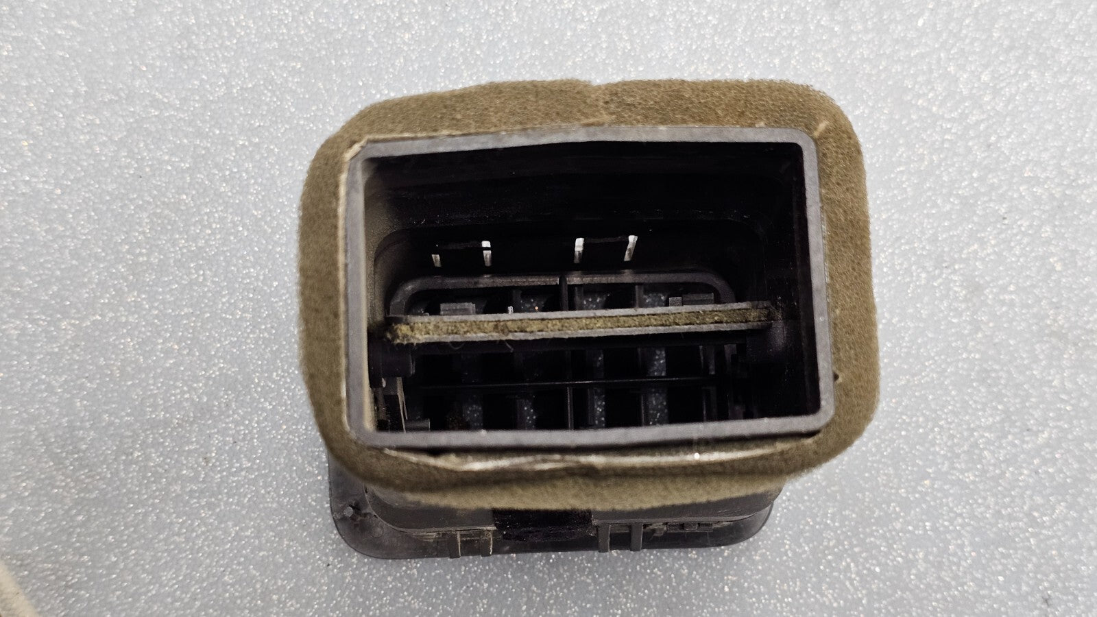 🔥00-06 Chevy Silverado Suburban Dash Right Passenger Air Vent Heater Black