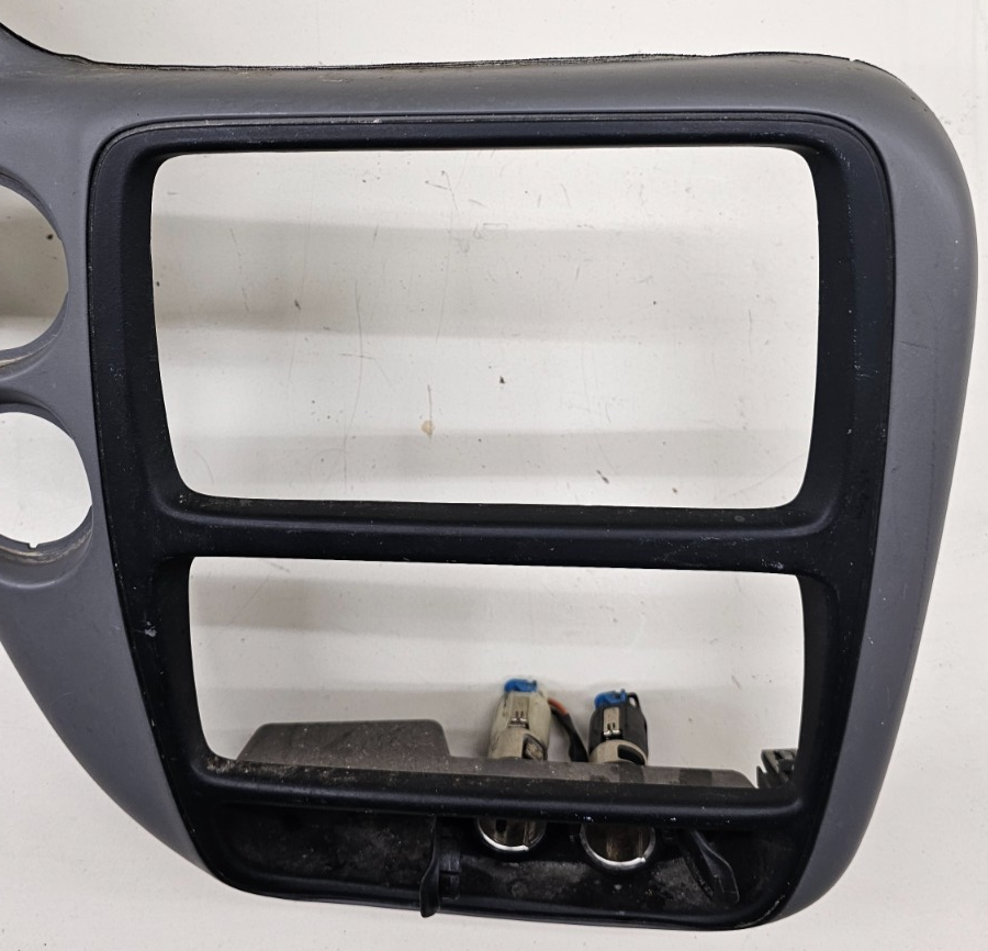 02-09 Trailblazer Dash Instrument Cluster Speedometer Bezel Trim Panel Gray C10