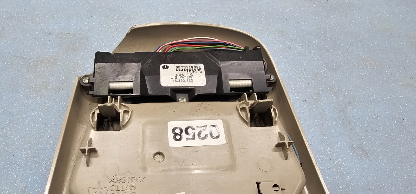 🔥98-01 Dodge Ram Overhead Console Storage Dome Map Light Lamp Assembly TAN