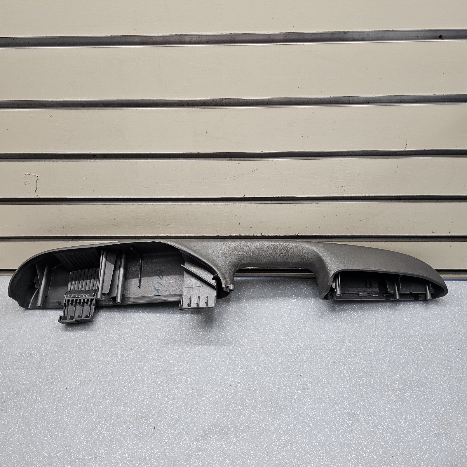 99-06 Chevy GMC Silverado TAHOE Door Panel ARMREST Front LEFT Handle DK GREY H3 