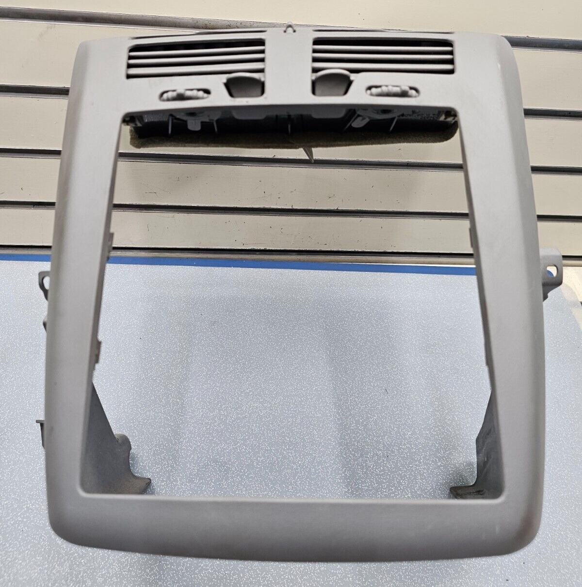 🔥04-07 Chevrolet MALIBU Dash Center RADIO BEZEL Climate Air Vents Trim GRAY B7