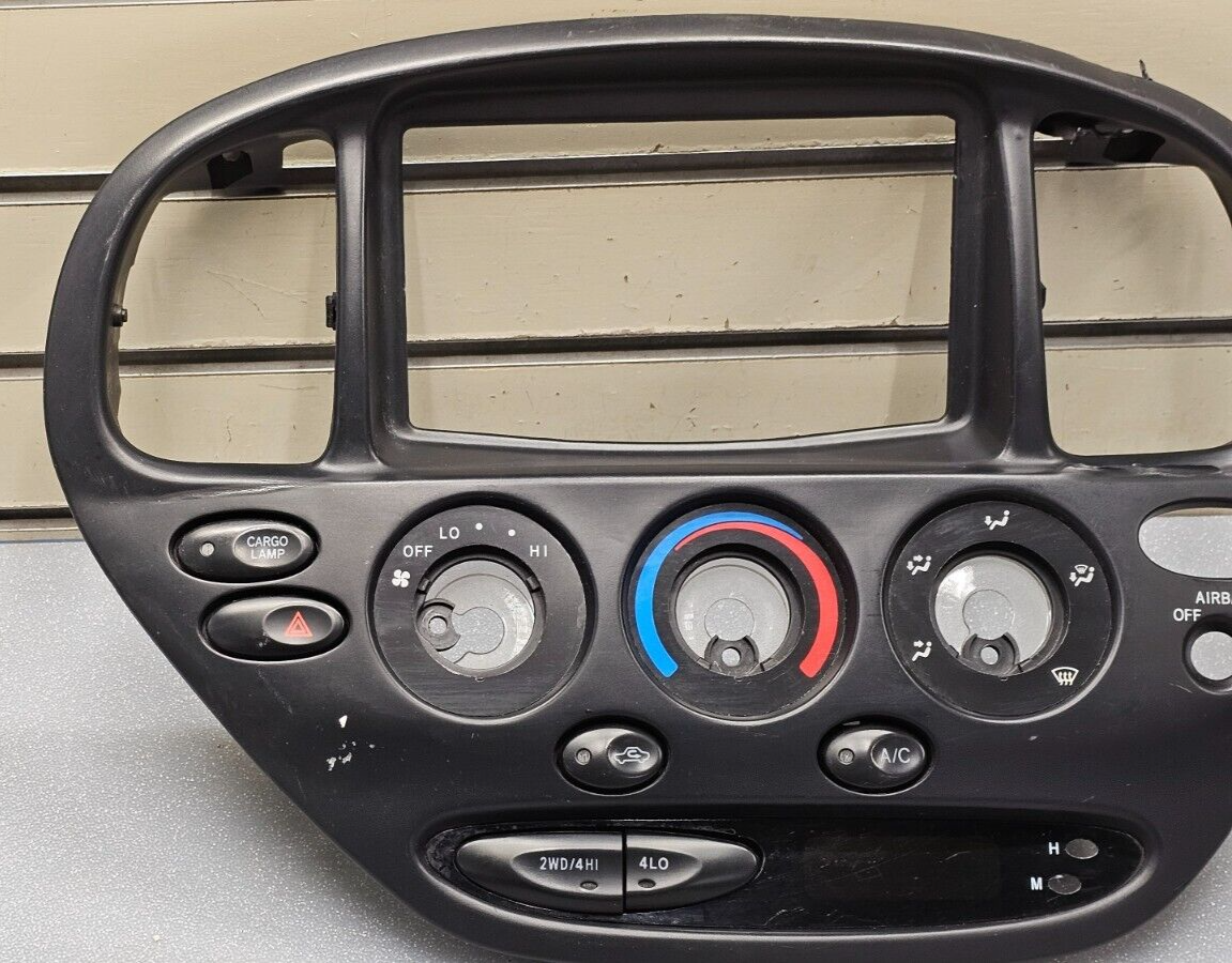 🔥00-06 Tundra Dash Center AM FM Radio Audio Stereo Display Climate Bezel Black