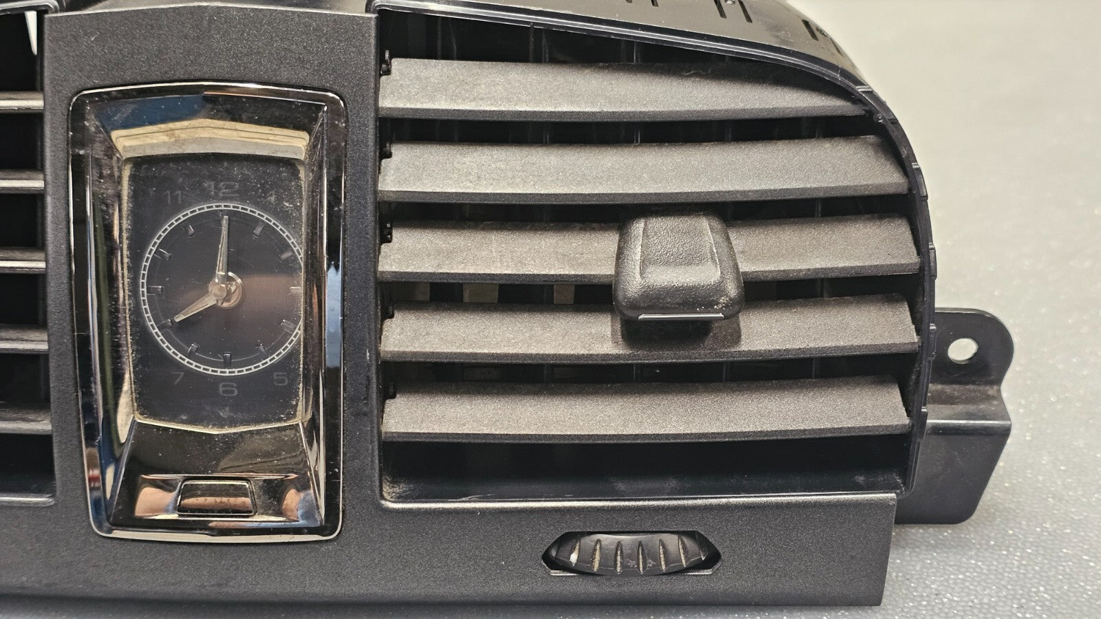 🔥 07-09 Cadillac SRX Front Center Dash Clock Air Vent Heater Conditioning Black