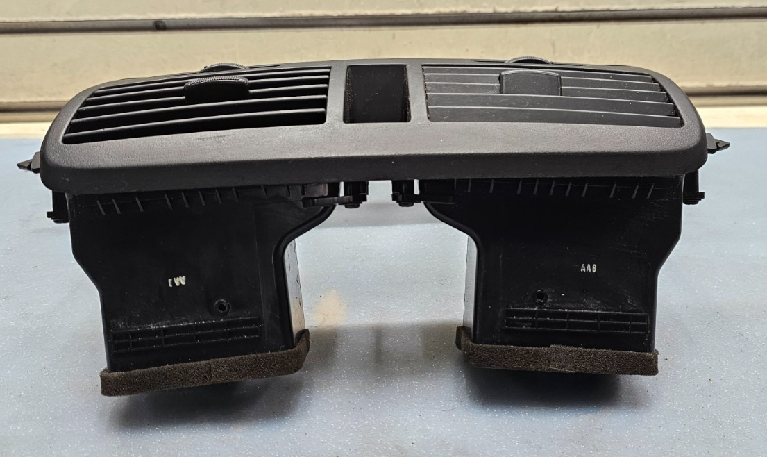 🔥02-05 Kia Sedona Climate Control AM FM Radio Stereo Display Audio Bezel Black