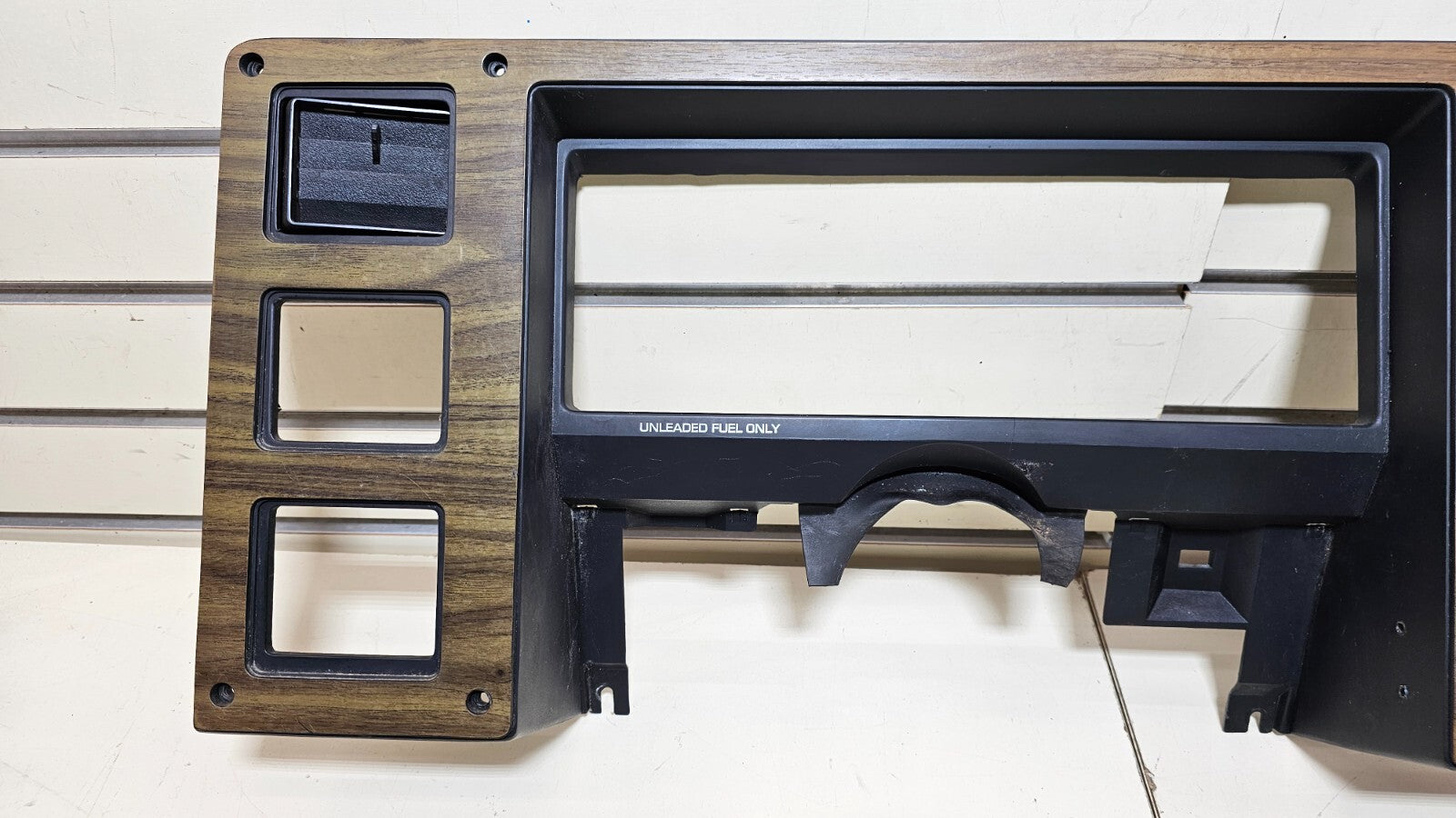 87-96 Dodge Dakota OEM INSTRUMENT CLUSTER DASH SPEEDOMETER TRIM BEZEL WOOD C29