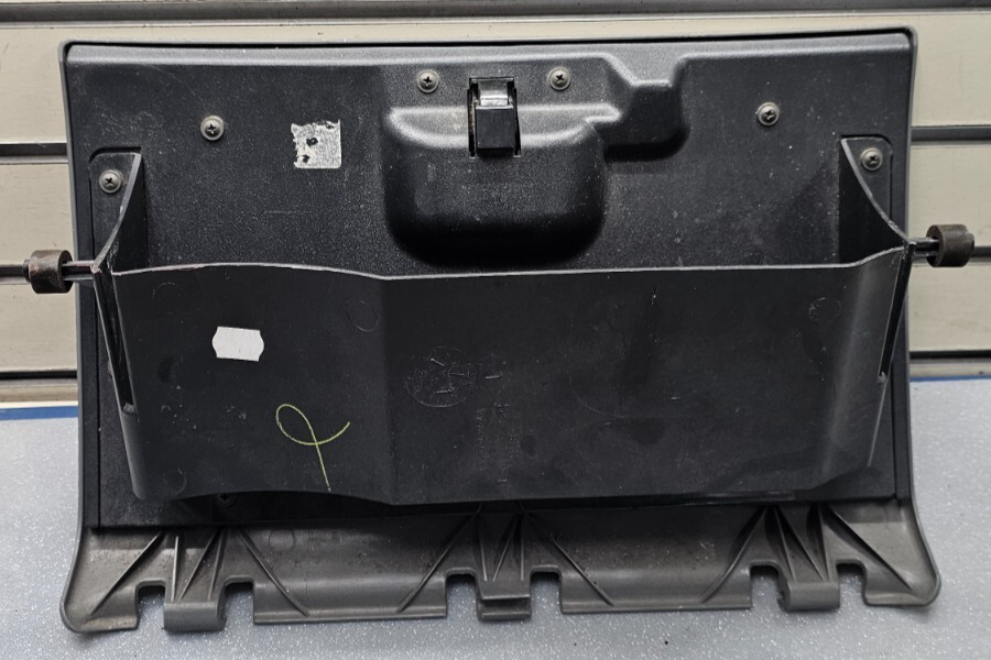 🔥01-07 CARAVAN TOWN COUNTRY VOYAGER DASH GLOVE BOX COMPARTMENT ASSEMBLY GRAY