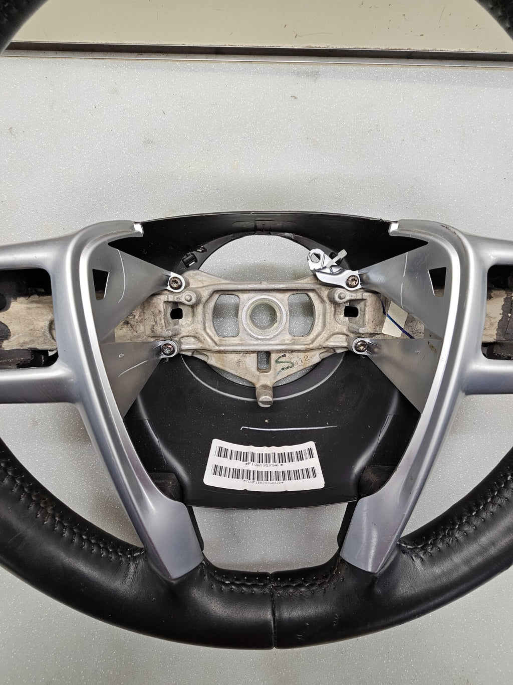 🔥2011-2014 Chrysler 300 Steering Wheel Leather Black Trim