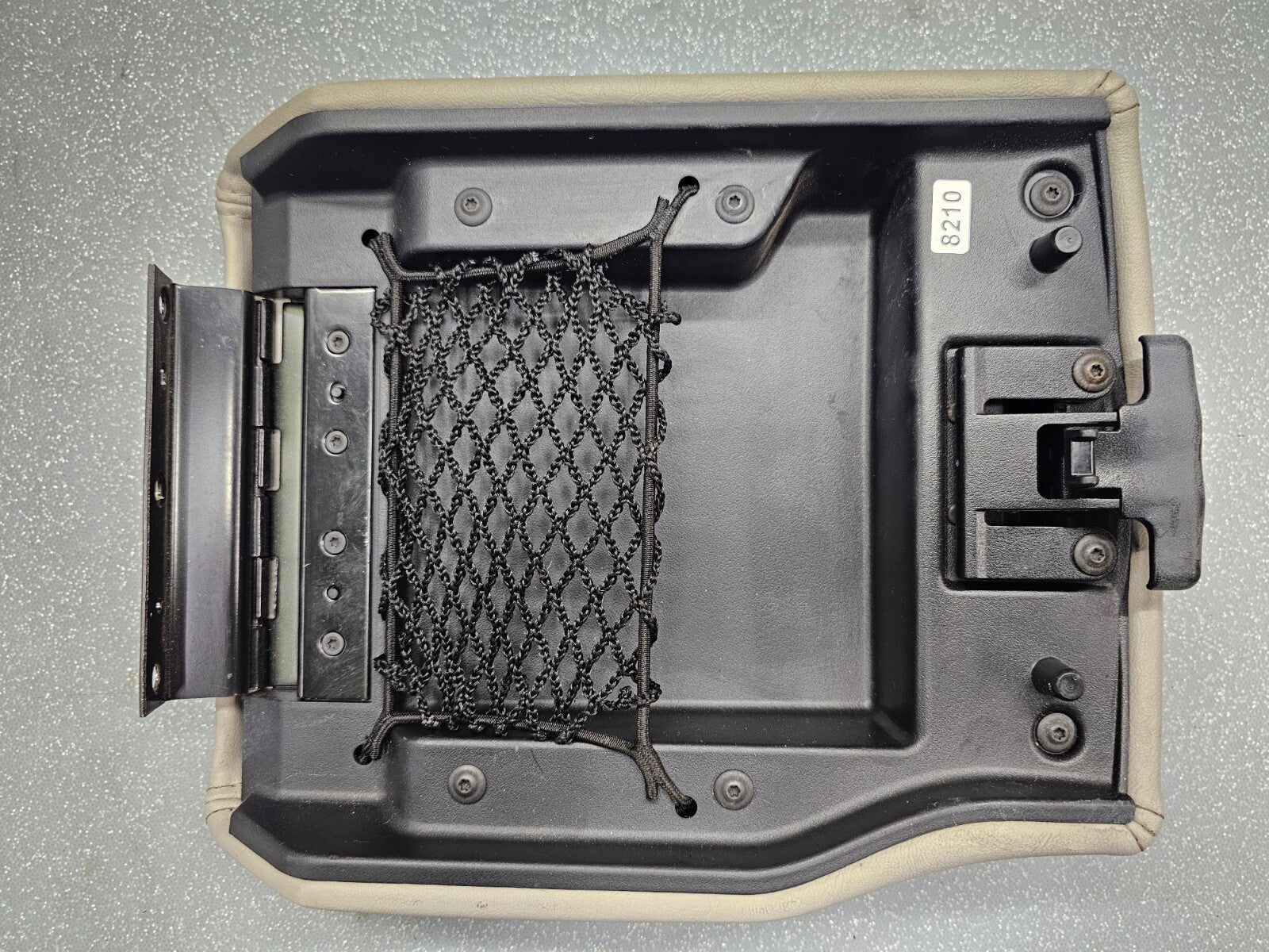 🔥05-10 JEEP COMMANDER GRAND CHEROKEE CENTER CONSOLE ARM REST LID TOP PAD LT TAN