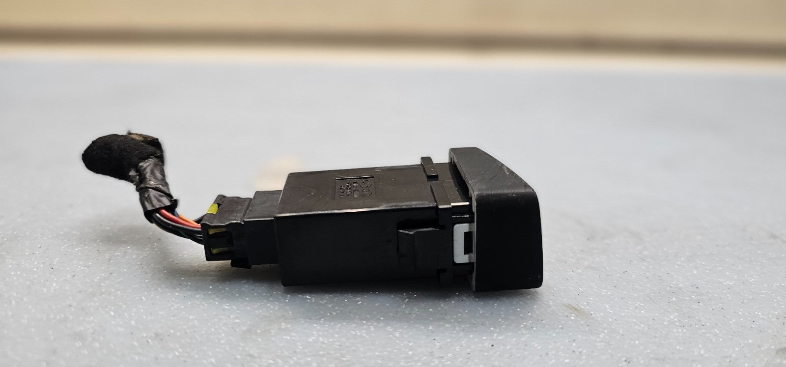🔥2005-2009 Hyundai Tucson Dash AUX Auxiliary Input Port BLACK OEM