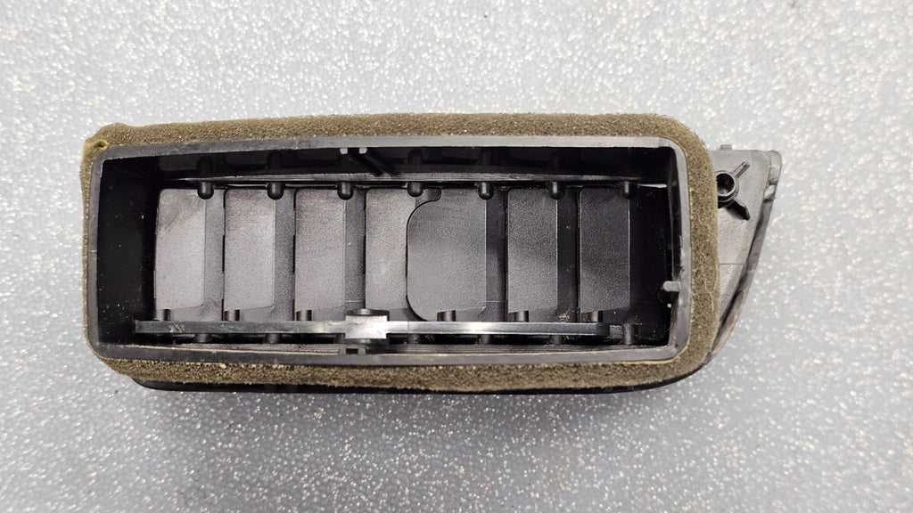 🔥08-11 FORD FOCUS DASH RIGHT PASSSENGER AIR VENT A/C AC HEATER PANEL BLACK