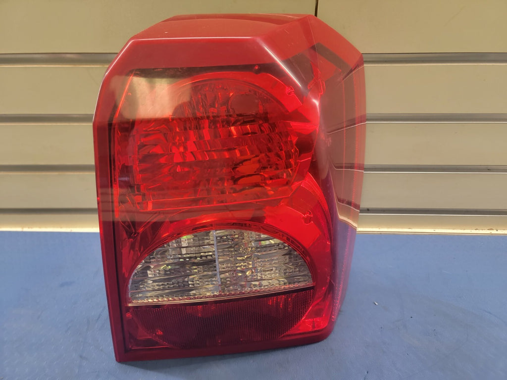🔥2008-2012  DODGE CALIBE Rright passenger Tail Light Assembly