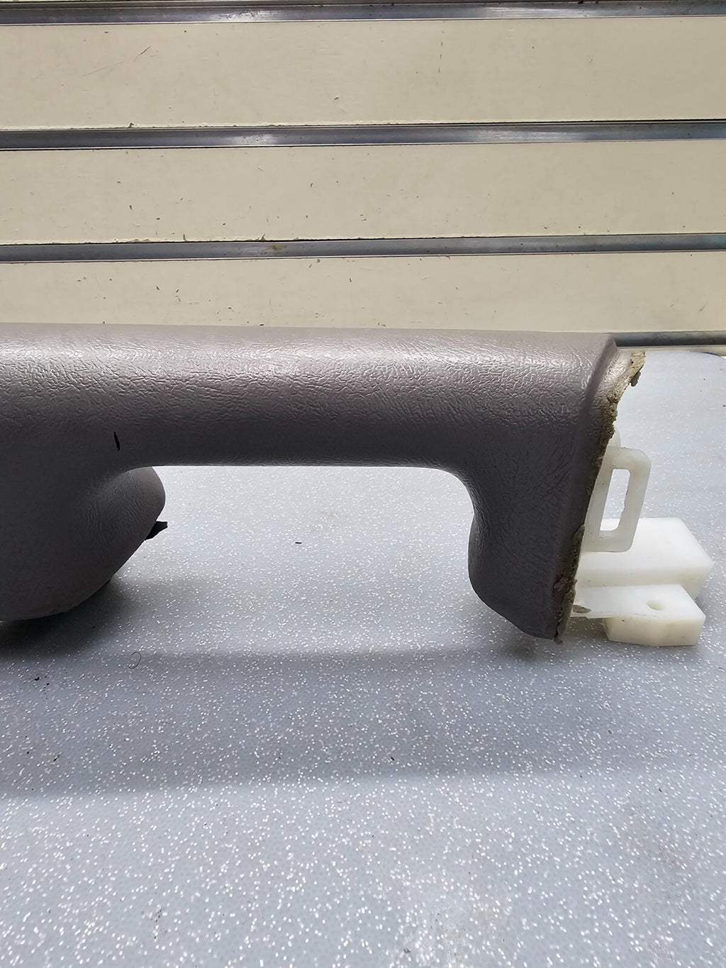 🔥03-06 Silverado SIERRA Door Panel ARMREST Front RIGHT Passenger Handle LT GRAY