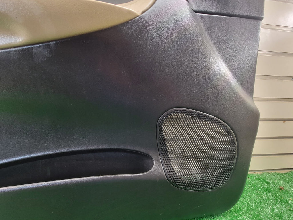 🔥2002-2009 CHEVY TRAILBLAZER Door Panel  Front LEFT DRIVER armrest BLACK/TAN D8