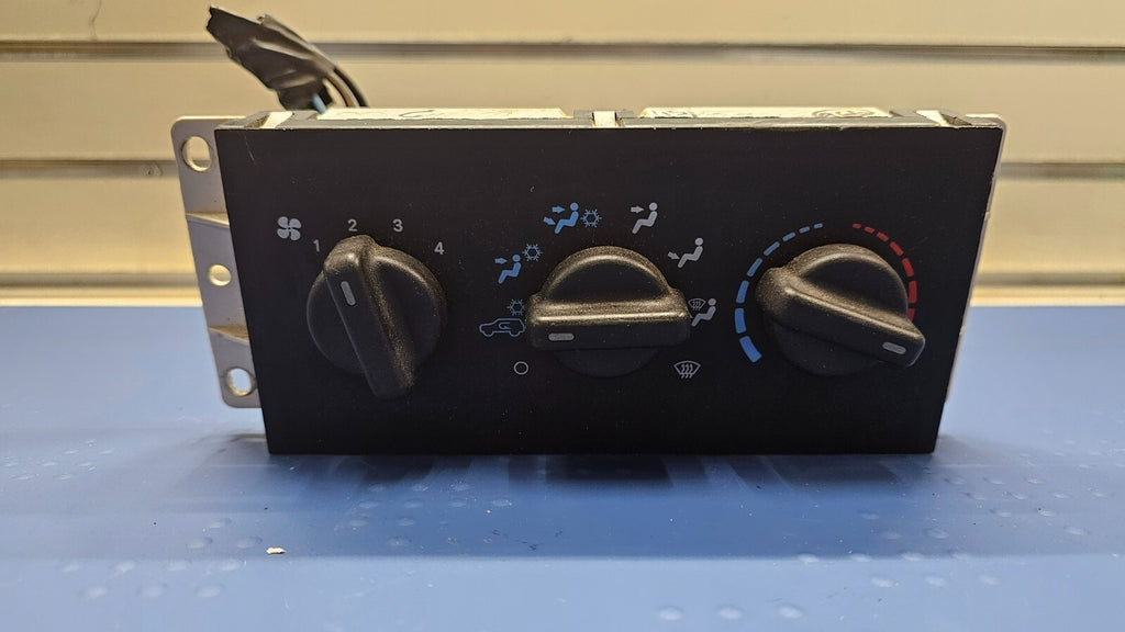 99-01 JEEP CHEROKEE DASH AC HEATER TEMPERATURE CLIMATE CONTROL UNIT CONDITIONER