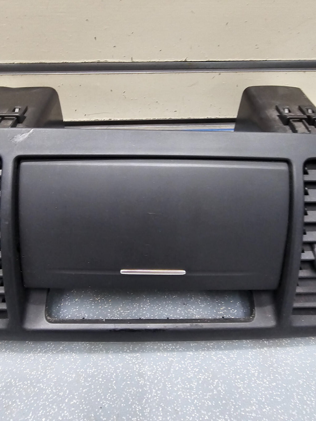 03-09 Subaru LEGACY OUTBACK Center Dash Radio BEZEL A/C Vents Cubby STORAGE B24