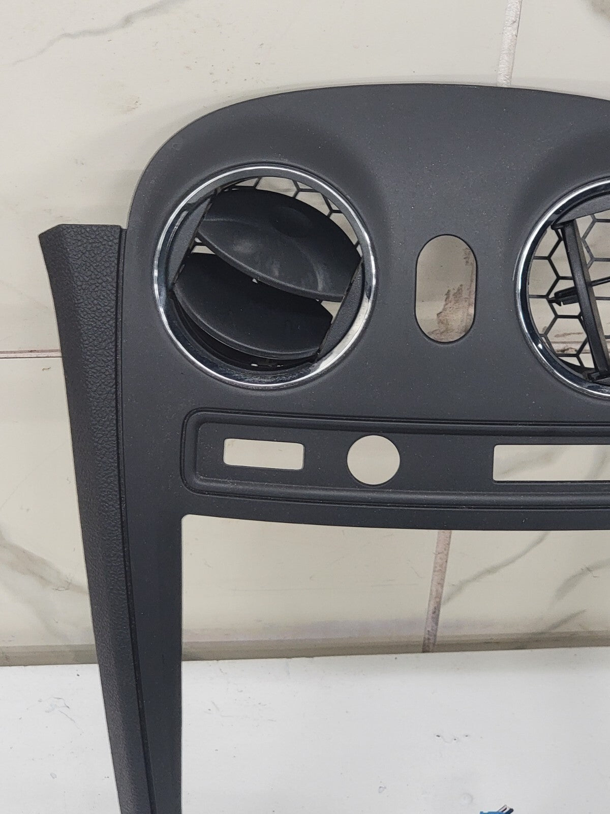 🔥2006-2011 Chevrolet HHR BLACK  Center Dash Radio Trim w Vents B37