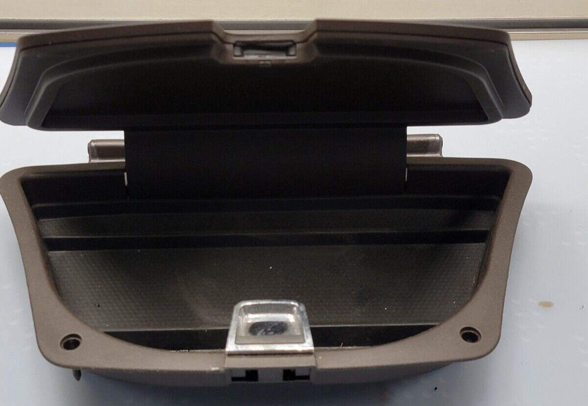 2008-2012 Chevrolet Malibu  DASH CENTER CUBBY BIN COMPARTMENT Storage Bin BLACK