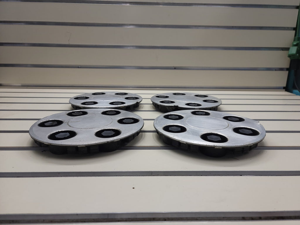 2003 -2007 Tahoe Avalanche Silverado 1500 OEM Wheel Center Cap no emblem