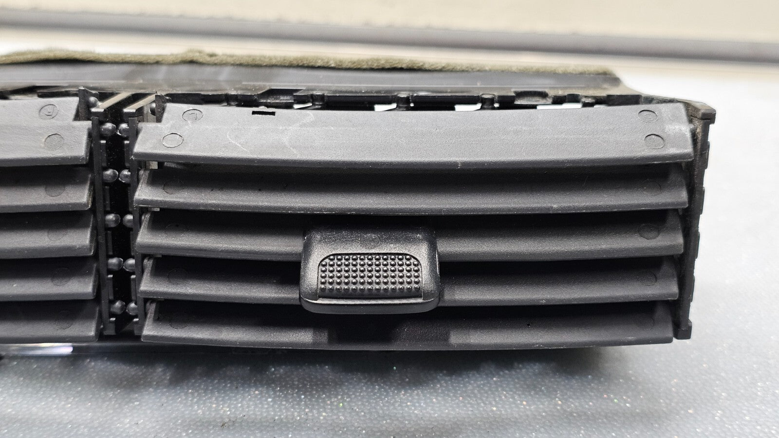 🔥05-07 Toyota Sienna Dash Air Vent Center Middle AC Heater Conditioning black