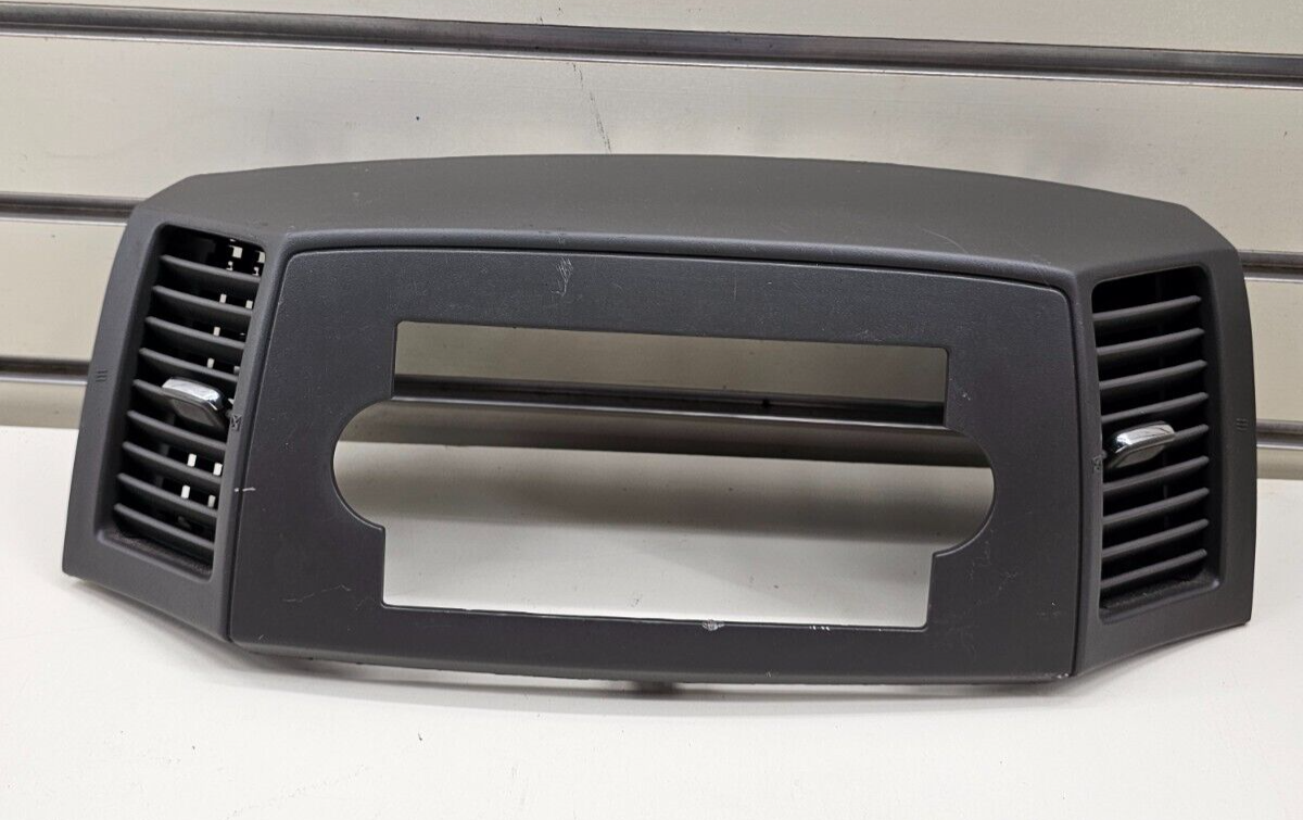🔥05-07 Grand Cherokee Center Dash RADIO STEREO TRIM BEZEL PANEL KHAKI B30