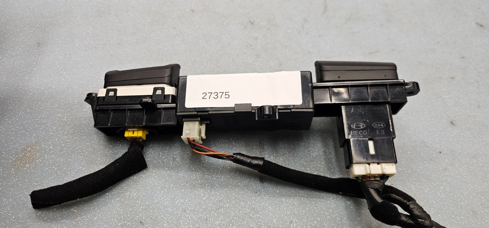 🔥05-09  Kia Sportage Dash Digital Clock HAZARD SWITCH BUTTON Unit