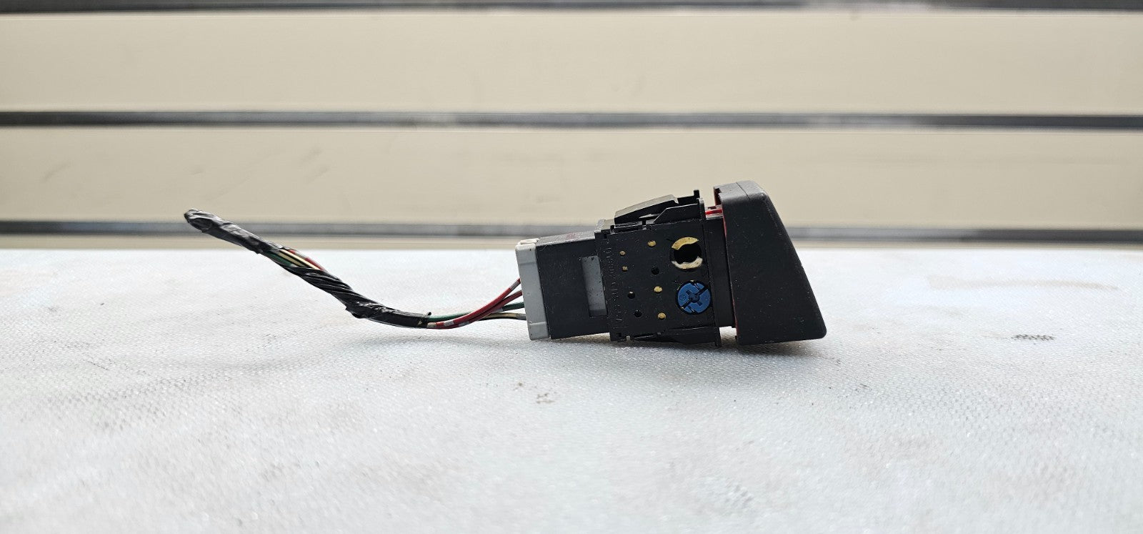 🔥06-08 Honda Ridgeline Hazard Warning Emergency Signal Light Switch Assembly