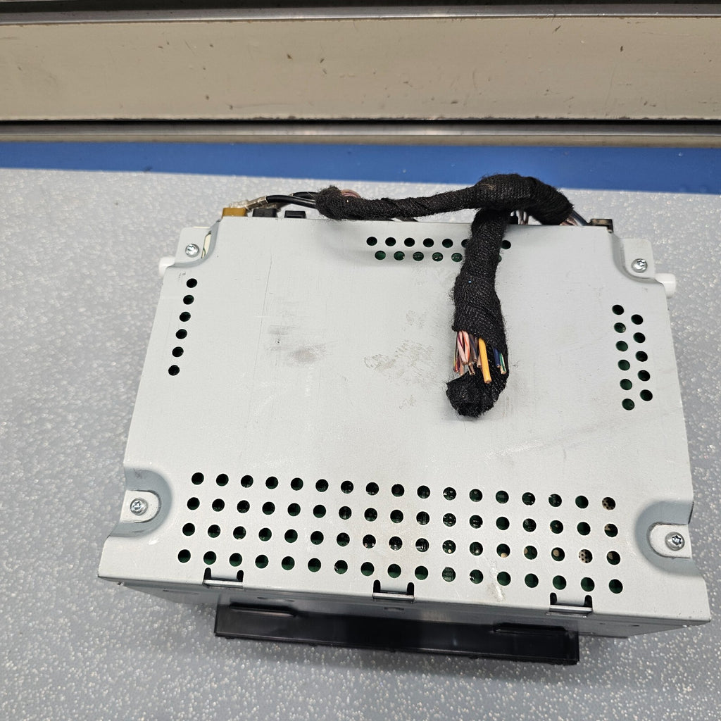 2011-2013 Ford Fiesta AM FM HD Single CD PLAYER SATELITE MP3 Radio Receiver OEM