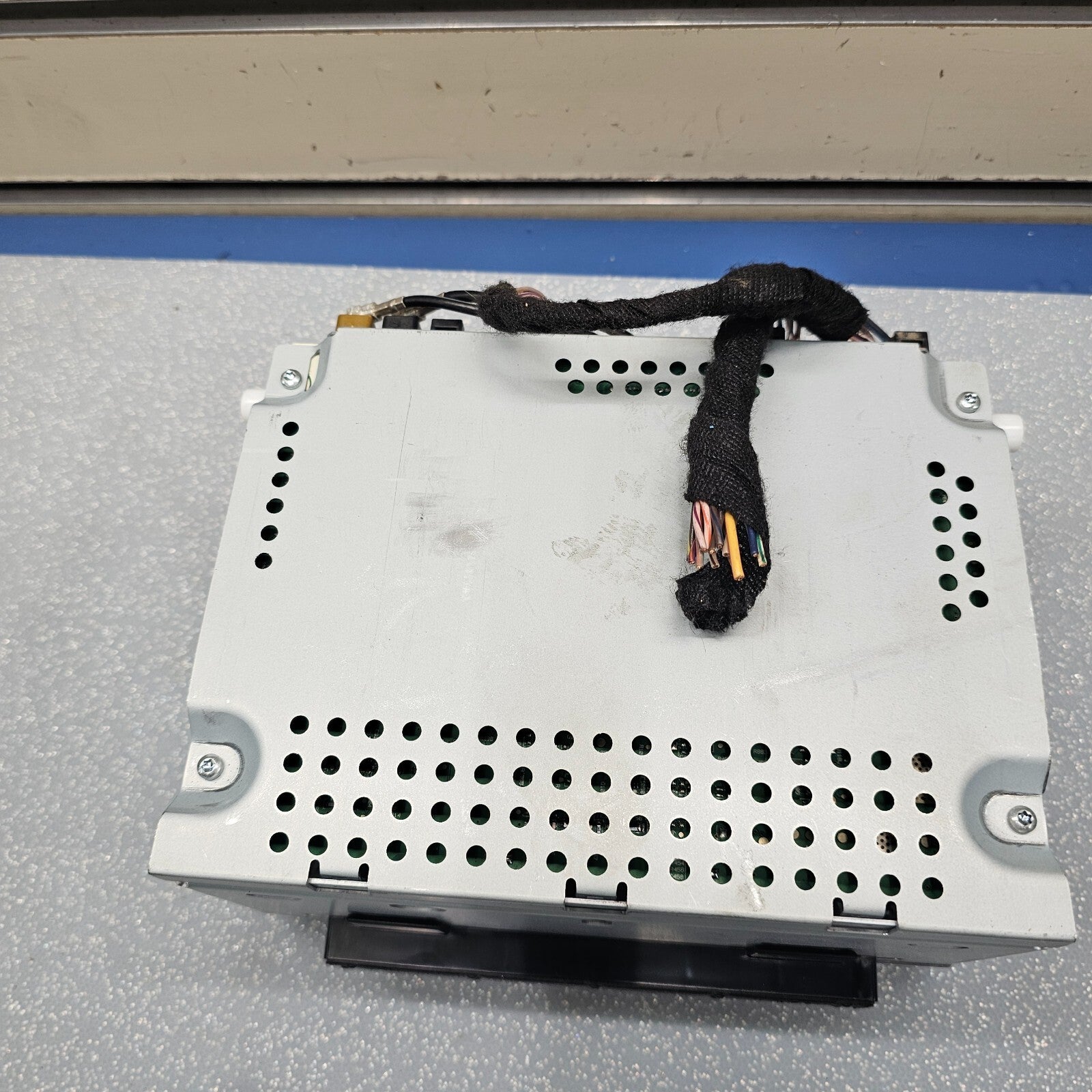 2011-2013 Ford Fiesta AM FM HD Single CD PLAYER SATELITE MP3 Radio Receiver OEM