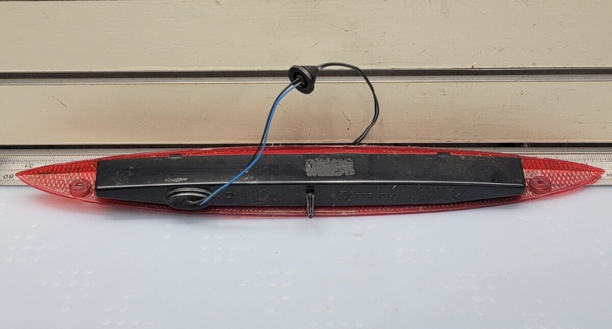 🔥02-07 Buick Rendezvous Third Brake Light Upper Rear Tailgate Hatch Light Lamp