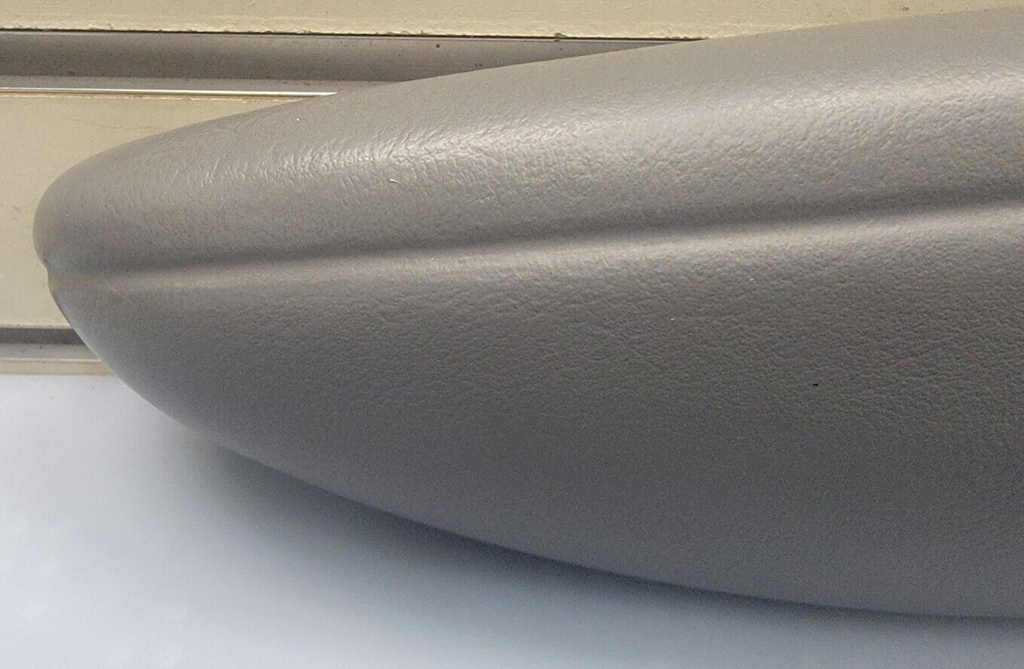 04-07 Dodge Grand Caravan Town &Country Rear RIGHT PASSENGER Seat Arm rest GRAY