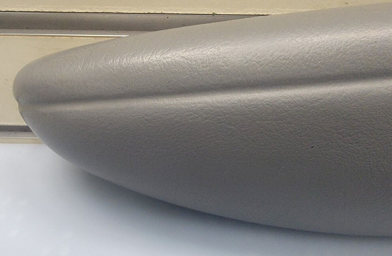 04-07 Dodge Grand Caravan Town &Country Rear RIGHT PASSENGER Seat Arm rest GRAY