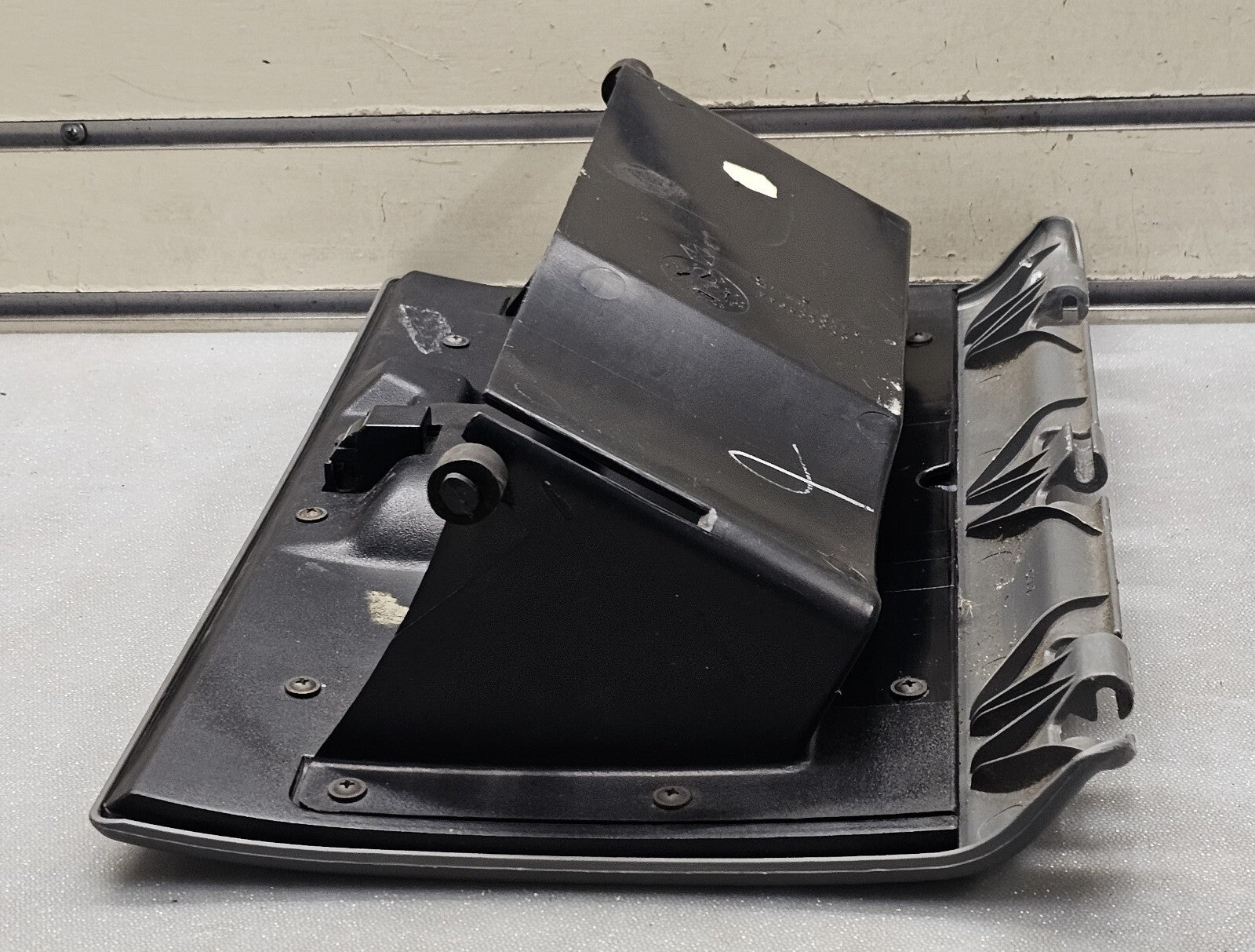 🔥01-07 CARAVAN TOWN COUNTRY VOYAGER DASH GLOVE BOX COMPARTMENT ASSEMBLY GRAY