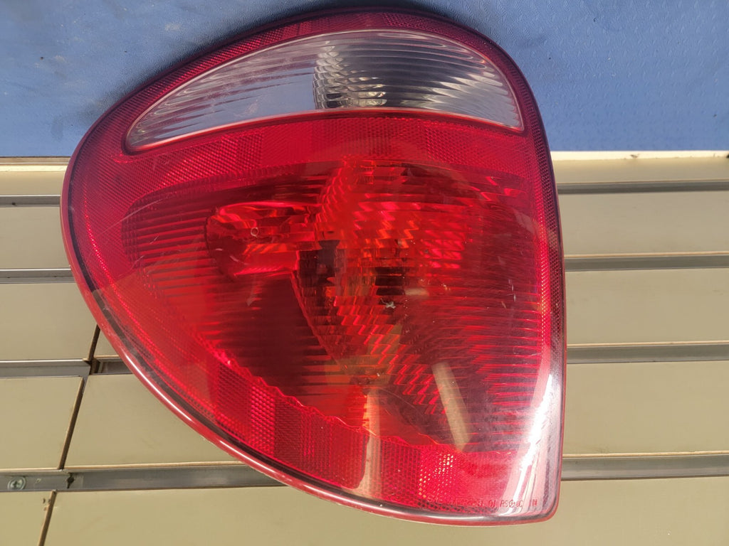 🔥04-07 chrysler Town Country Dodge Grand Caravan left driver Taillight Assembly