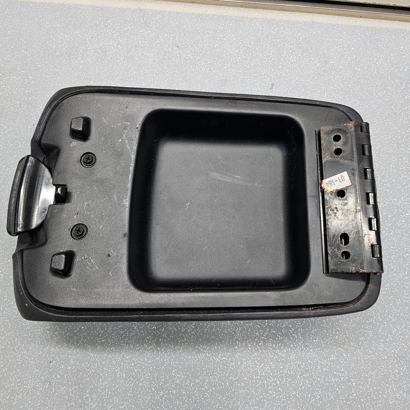 🔥02-07 Jeep Liberty Front Center Console Arm Rest Cover Lid Assembly Black OEM