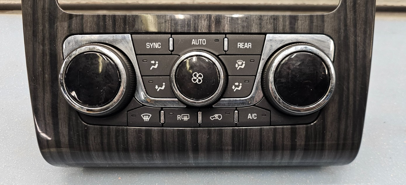 🔥13-17 Buick Enclave Dash Radio Stereo Receiver Climate Control Bezel Black