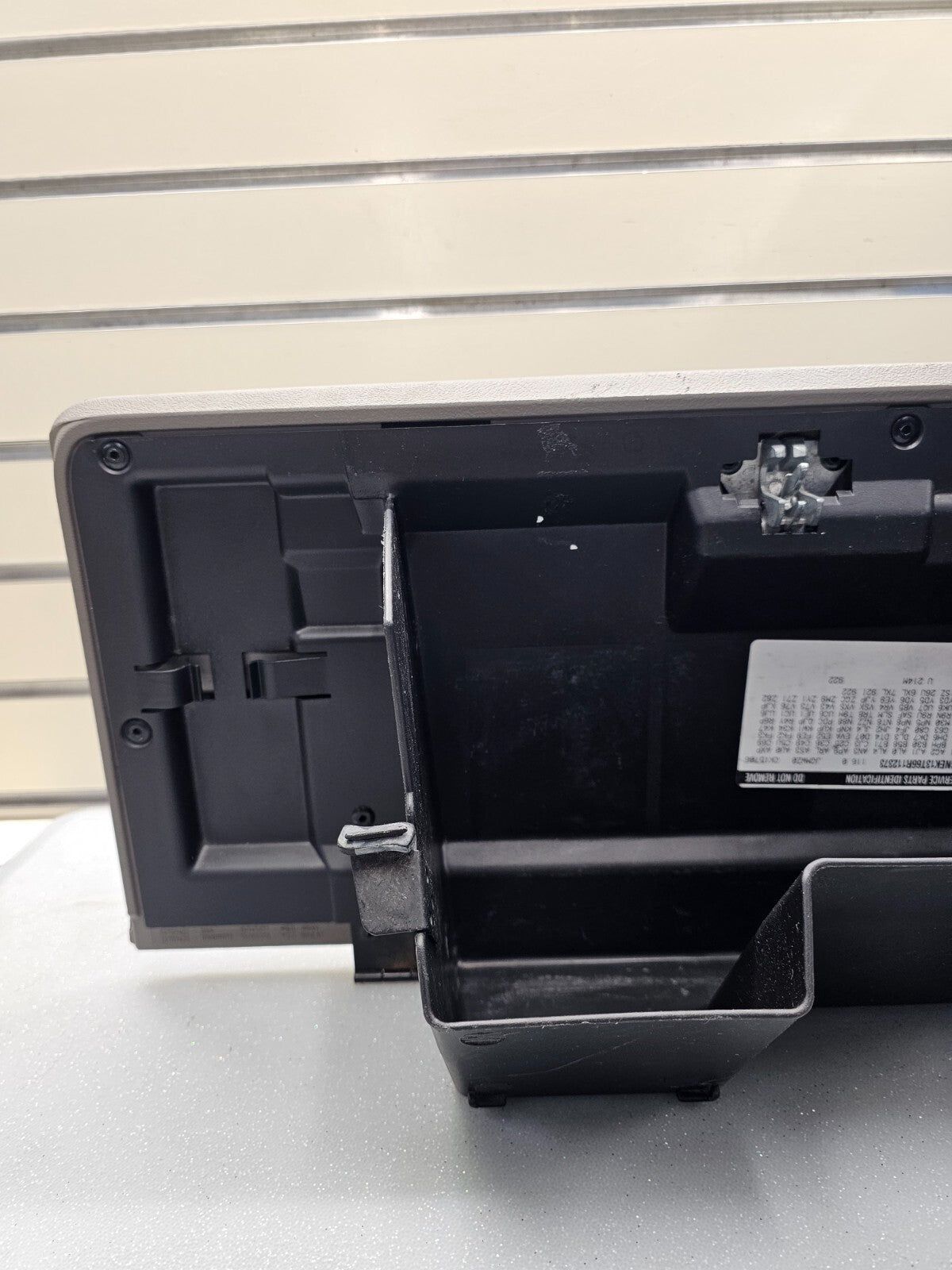 99-06SILVERADO SIERRA Dash GLOVE BOX Storage Compartment Door Assembly LT GRAYG3